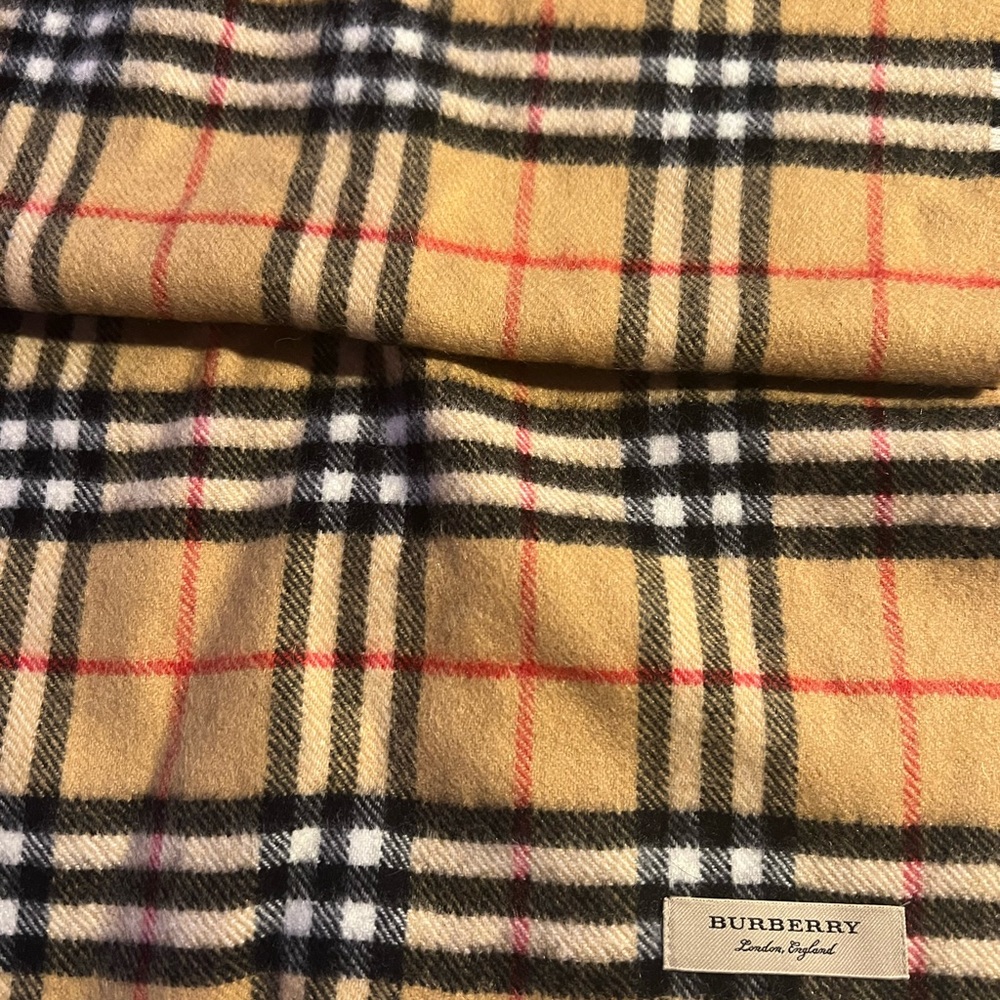 Burberry London 100% Cashmere scarf